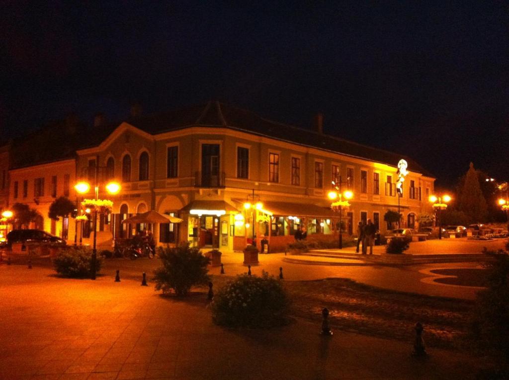 Arany Strucc Hotel Kőszeg Buitenkant foto