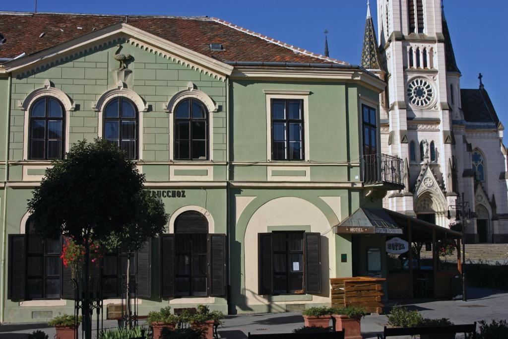 Arany Strucc Hotel Kőszeg Buitenkant foto